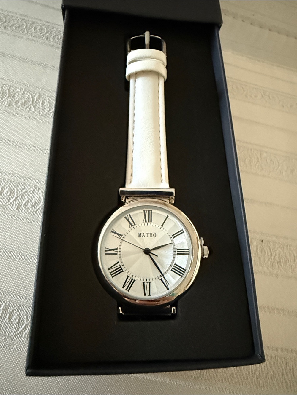 Men’s White Leather Strap Watch